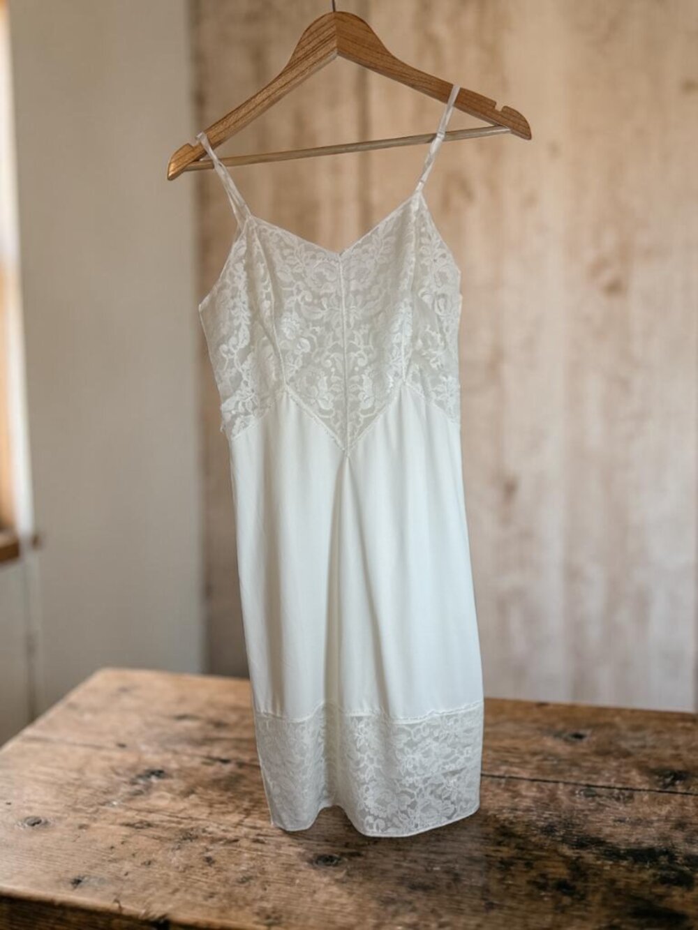 Vintage Slip Womens Sz S Dress Nightgown Retro 70s 80s Nylon Lace Embroidery